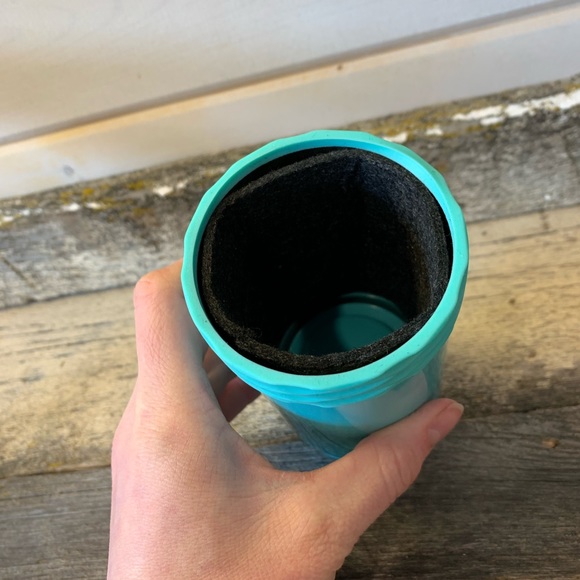 Corkcicle | 8.4oz Gloss Turquoise Slim Artican Cooler - Picture 3 of 5